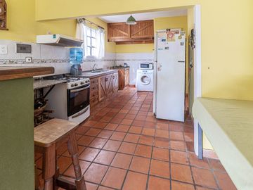 venta casa 5 amb. en Garin con jardin