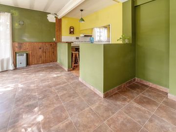 venta casa 5 amb. en Garin con jardin