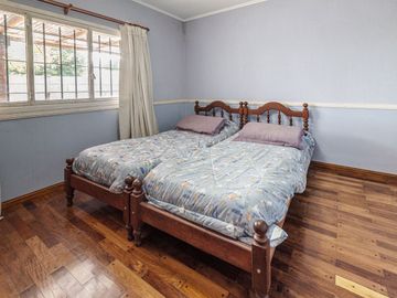 venta casa 5 amb. en Garin con jardin