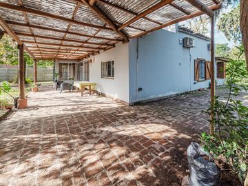 venta casa 5 amb. en Garin con jardin