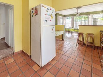 venta casa 5 amb. en Garin con jardin