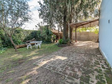 venta casa 5 amb. en Garin con jardin