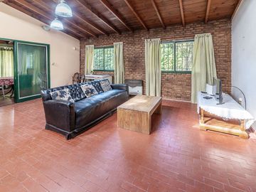 venta casa 5 amb. en Garin con jardin