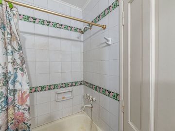 venta casa 5 amb. en Garin con jardin