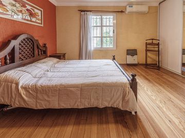 venta casa 5 amb. en Garin con jardin