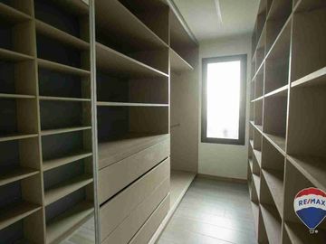CASA EN VENTA 6 AMBIENTES EN TERRALAGOS A ESTRENAR