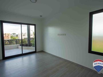 CASA EN VENTA 6 AMBIENTES EN TERRALAGOS A ESTRENAR