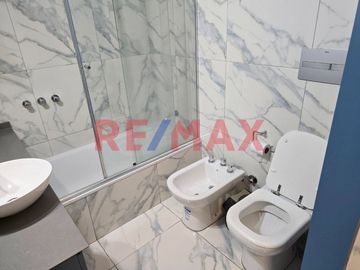 4 AMBIENTES DEPENDENCIA BALCON COCHERA T/RECICLADO
