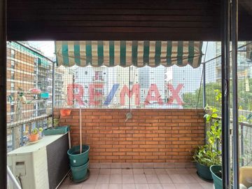 4 AMBIENTES DEPENDENCIA BALCON COCHERA T/RECICLADO