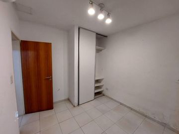 DEPTO 2 AMB. COCHERA+PATIO, APTO CREDITO-BELLA V.