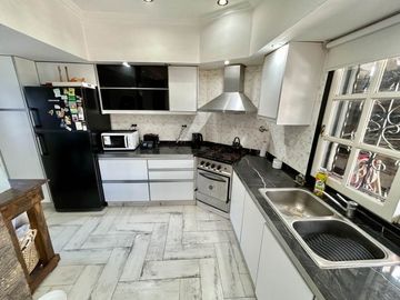 Excelente Casa 5 amb Ramos Mejia- Venta-Permuta