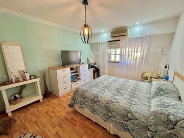 Excelente Casa 5 amb Ramos Mejia- Venta-Permuta