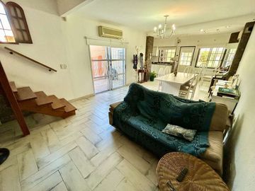 Excelente Casa 5 amb Ramos Mejia- Venta-Permuta