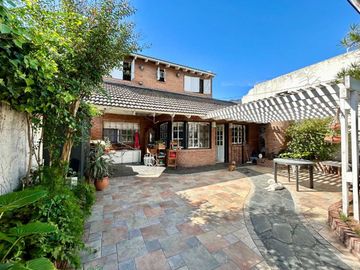 Excelente Casa 5 amb Ramos Mejia- Venta-Permuta