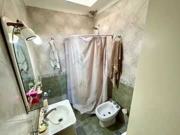 Excelente Casa 5 amb Ramos Mejia- Venta-Permuta