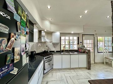 Excelente Casa 5 amb Ramos Mejia- Venta-Permuta