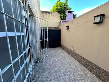 Excelente Casa 5 amb Ramos Mejia- Venta-Permuta