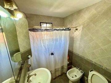 Excelente Casa 5 amb Ramos Mejia- Venta-Permuta