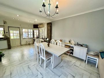 Excelente Casa 5 amb Ramos Mejia- Venta-Permuta