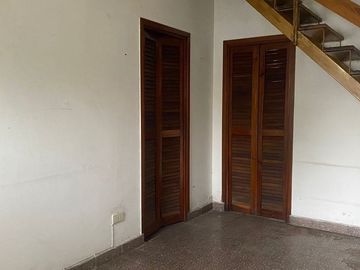 CASA DUPLEX EN VENTA 5 AMBIENTES CIUDADELA NORTE
