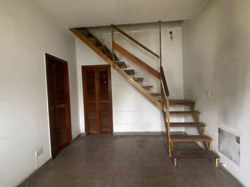 CASA DUPLEX EN VENTA 5 AMBIENTES CIUDADELA NORTE