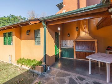 CASA EN VENTA BURZACO APTA CREDITO 1OO MTS ESPORA