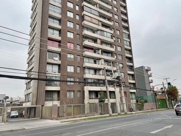 Departamento en Venta en Av. Fermín Vivaceta / Frente Hipodromo