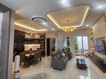 Dijual cepat rumah pik2 hadap selatan full inter dan renov bagus