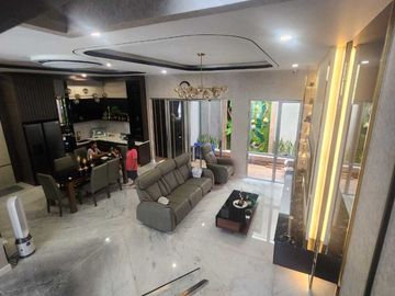 Dijual cepat rumah pik2 hadap selatan full inter dan renov bagus