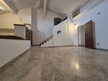 Venta Casa en Ramos Mejía 7 ambientes.