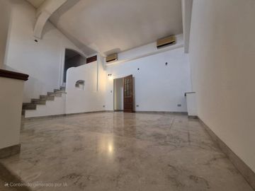 Venta Casa en Ramos Mejía 7 ambientes.