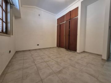 Venta Casa en Ramos Mejía 7 ambientes.