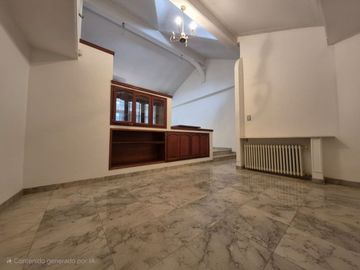 Venta Casa en Ramos Mejía 7 ambientes.