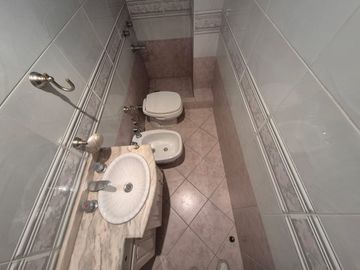 Venta Casa en Ramos Mejía 7 ambientes.