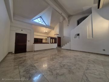 Venta Casa en Ramos Mejía 7 ambientes.