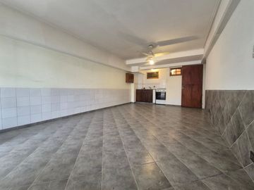 Venta Casa en Ramos Mejía 7 ambientes.