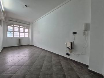 Venta Casa en Ramos Mejía 7 ambientes.