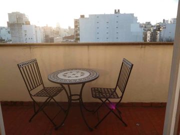 Vta depto. 5 ambientes . Balcón terraza. V.Crespo.