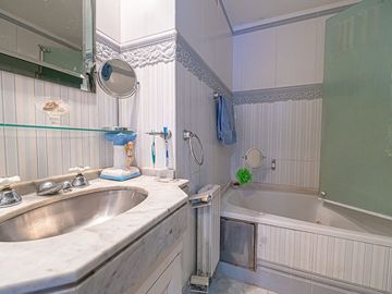VENTA DEPARTAMENTO 5 AMBIENTES CABALLITO COCHERA
