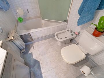 VENTA DEPARTAMENTO 5 AMBIENTES CABALLITO COCHERA
