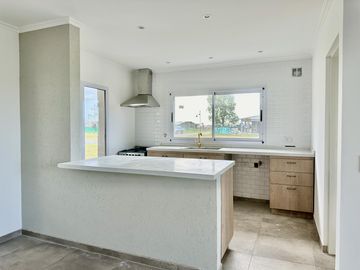 Casa en  venta barrio el rebenque Canning