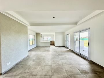 Casa en  venta barrio el rebenque Canning