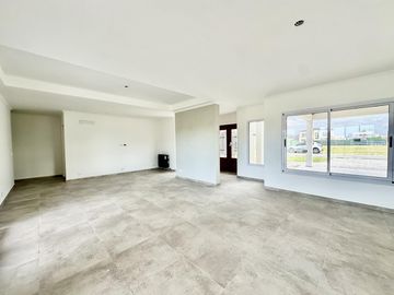 Casa en  venta barrio el rebenque Canning