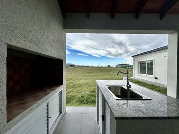 Casa en  venta barrio el rebenque Canning