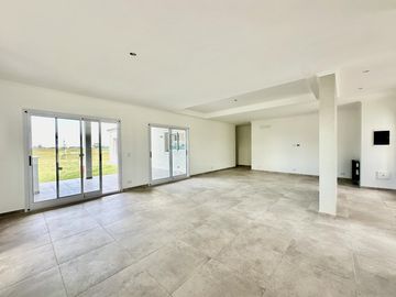 Casa en  venta barrio el rebenque Canning