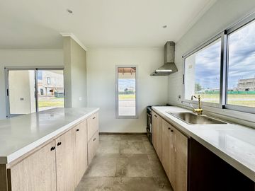 Casa en  venta barrio el rebenque Canning