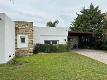 Casa en venta - 3 Dormitorios 3 Baños - Don Joaquin