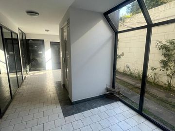 Departamento con cochera en venta en San Isidro