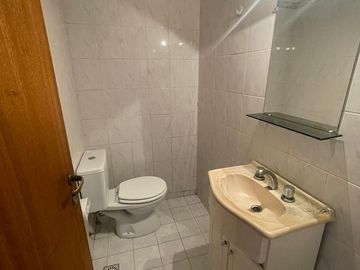 Departamento con cochera en venta en San Isidro