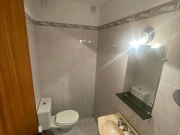 Departamento con cochera en venta en San Isidro